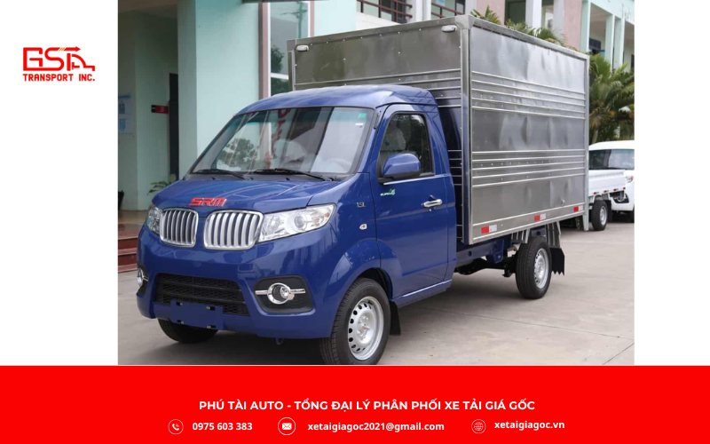 Xe tải SRM T30 thùng kín là dòng xe tải nhẹ, thùng kín chắc chắn giúp bảo vệ hàng hóa khỏi thời tiết và tác động bên ngoài
