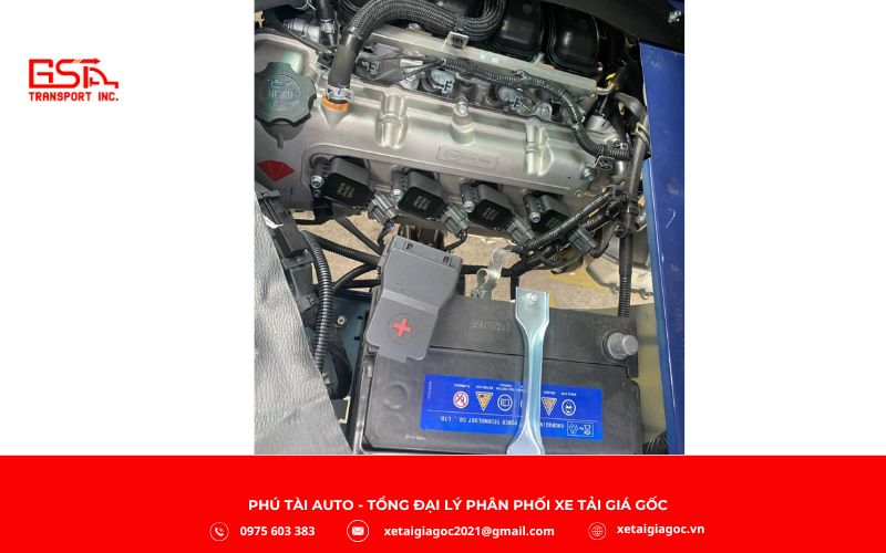 Xe tải SRM T50 thùng mui bạt inox được trang bị động cơ xăng SWJ16 nhập khẩu từ Italy