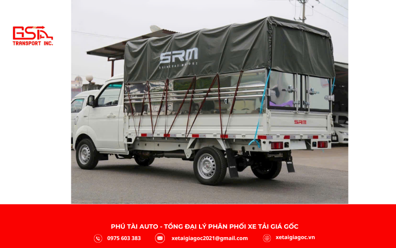 Thiết kế thùng mui bạt inox của xe tải SRM T50 sở hữu nhiều ưu điểm nổi bật, tối ưu cho việc vận chuyển hàng hóa đa dạng