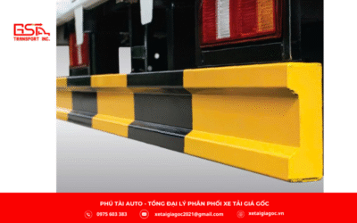 Xe được trang bị đèn LED bên hông, cản trước và bậc lên xuống chắc chắn