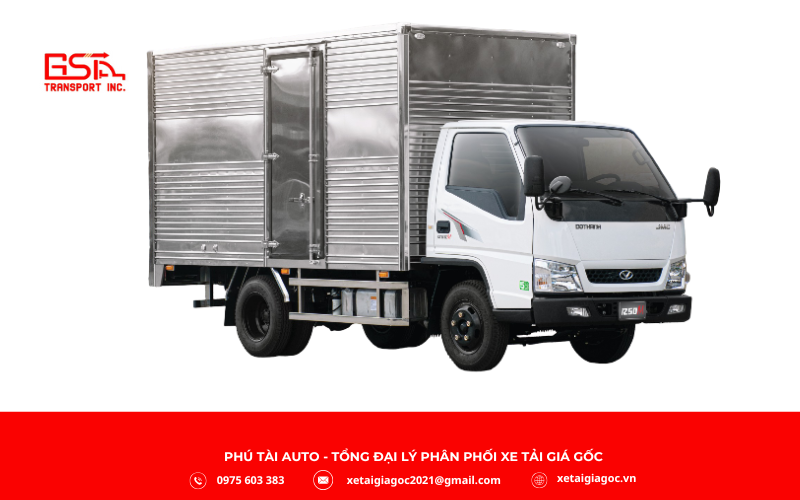 Đô Thành DOTHANH IZ50M thùng kín là lựa chọn phù hợp cho nhu cầu vận chuyển hàng hóa cần bảo vệ khỏi nắng, mưa và bụi bẩn.