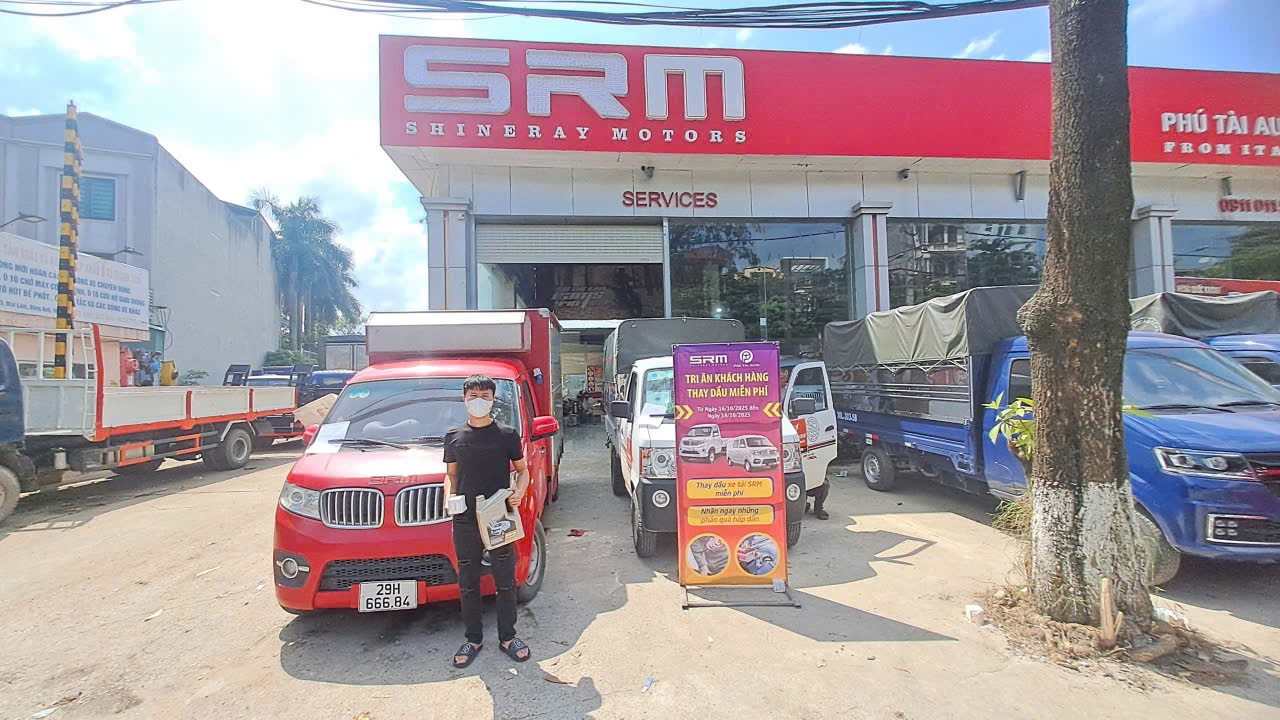 Khách hàng khi mua xe tại Phú Tài Auto sẽ được tư vấn tận tình, hỗ trợ đăng ký – đăng kiểm trọn gói