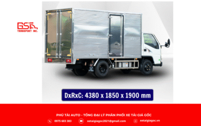 Thùng dài hơn 4 mét cùng chiều cao gần 2 mét giúp việc xếp dỡ nhanh chóng, bảo quản hàng hóa an toàn trong mọi điều kiện thời tiết