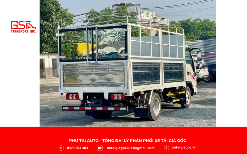 Thùng làm inox bên ngoài kết hợp tôn kẽm bên trong, hàn kín chống thấm, bụi và va đập