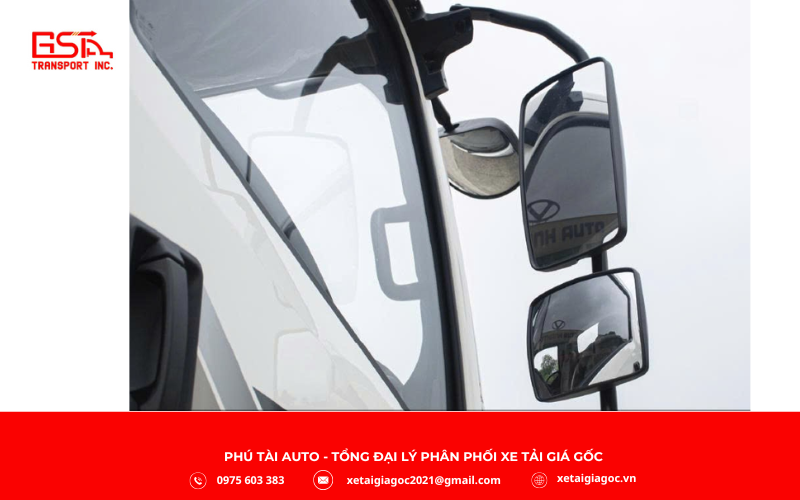 Gương chiếu hậu đa góc và đèn sương mù tăng an toàn khi vận hành