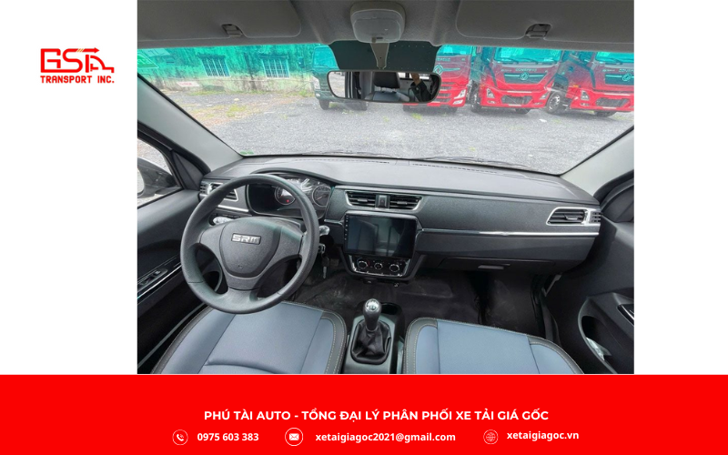 Nội thất SRM S1 rộng rãi, hiện đại với ghế bọc da êm ái, ghế lái điều chỉnh linh hoạt