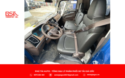 xe tải Đô Thành IZ50S thùng mui bạt mang đến không gian cabin rộng rãi, thoải mái cho 3 người ngồi