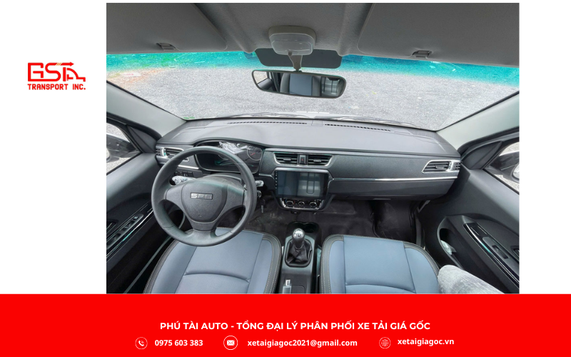 Nội thất xe tải SRM T15 thùng kín được thiết kế theo hướng rộng rãi và tiện nghi