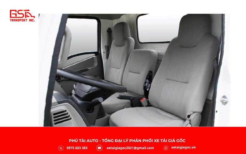 Xe tải Đô Thành IZ71SL Plus sở hữu nội thất hiện đại và tiện nghi, mang lại không gian rộng rãi, thoải mái cho 3 người ngồi