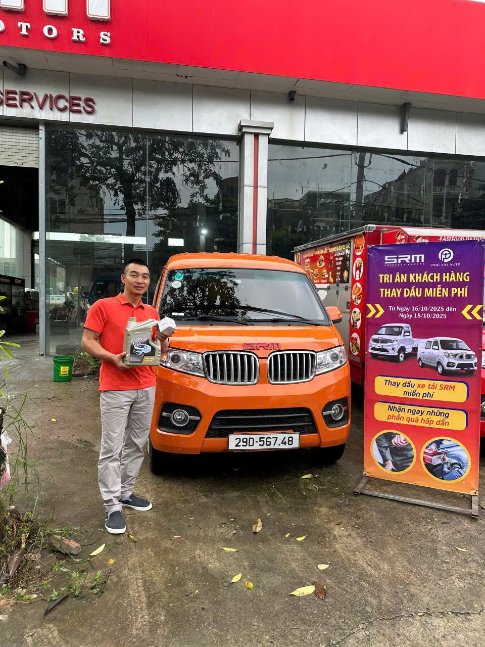 Đội ngũ tư vấn của Phú Tài Auto luôn sẵn sàng hỗ trợ chọn phiên bản phù hợp, hướng dẫn thủ tục vay mua xe nhanh chóng