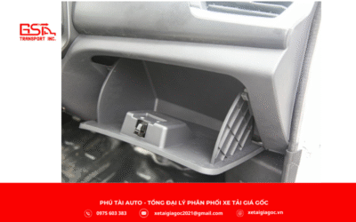 Xe trang bị cửa kính chỉnh điện, khóa điện từ xa, giải trí USB/FM/AM và điều hòa 2 chiều