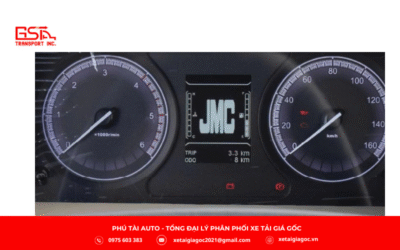 Vô lăng tích hợp nút điều khiển, màn hình hiển thị rõ ràng và điều hòa hai chiều mang lại sự tiện nghi cần thiết