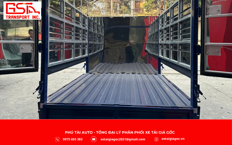 SRM T15 thùng mui bạt 2025 sở hữu lòng thùng rộng rãi