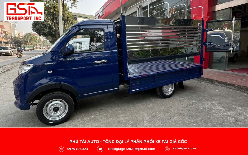 Xe tải SRM T15 thùng mui bạt là mẫu xe tải nhẹ được thiết kế để đáp ứng nhu cầu vận chuyển hàng hóa linh hoạt trong nội đô và các tuyến đường gần