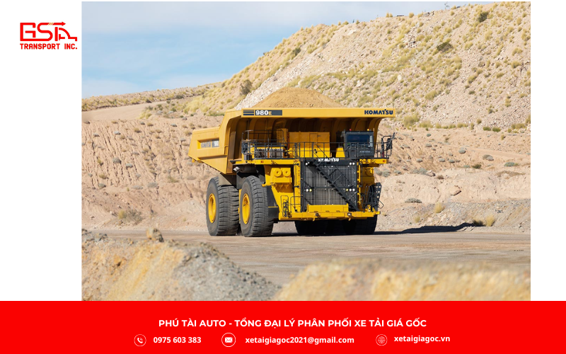 Komatsu 980E-4 là mẫu xe ben siêu trọng của Komatsu (Nhật Bản) tải trọng với 326–400 tấn