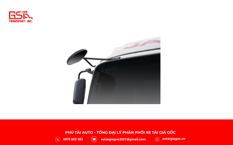 Đèn Halogen tích hợp LED, gương lớn có sưởi và kính chắn gió cong giúp quan sát rõ