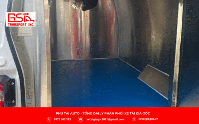 Nội thất xe tải van SRM X30i thùng đông lạnh được thiết kế hiện đại, hướng đến sự thoải mái với không gian cabin rộng và vách ngăn kín giúp cách âm