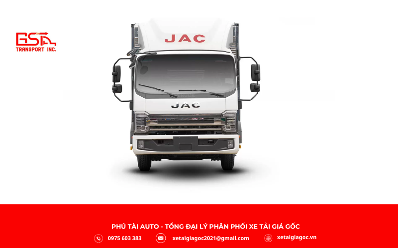 Xe tải JAC N250S E5A nổi bật với cabin vuông vức, thiết kế khí động học giúp tiết kiệm nhiên liệu và vận hành hiệu quả