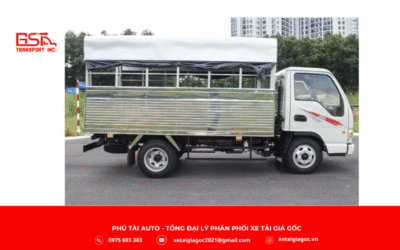 Xe tải JAC N360 E5 thùng trường lái sở hữu thiết kế vững chắc với cabin vuông khí động học, lưới tản nhiệt mạ crom