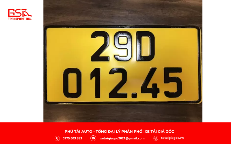 Biển số xe tải được làm từ kim loại chất lượng cao và phủ màng phản quang, giúp tăng khả năng nhận diện trong mọi điều kiện ánh sáng