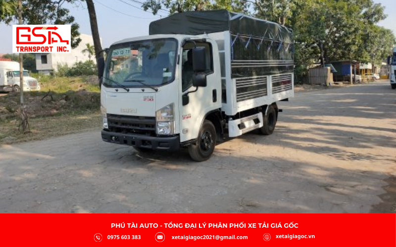Xe tải Isuzu QKR 210 là dòng đầu vuông, sản xuất tại Việt Nam, tải trọng 1,9–2,3 tấn, phù hợp vận chuyển nội thành và liên tỉnh.