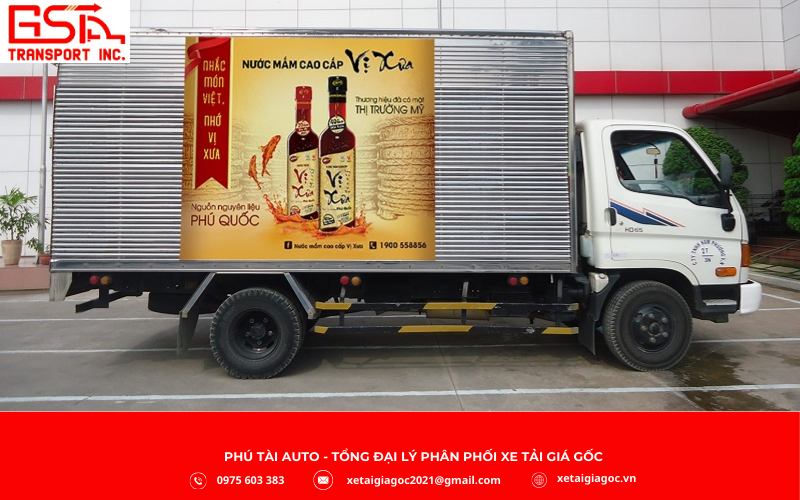 So với nhiều hình thức quảng cáo ngoài trời khác, dán decal quảng cáo trên xe tải được đánh giá là giải pháp tiết kiệm chi phí nhưng hiệu quả cao.