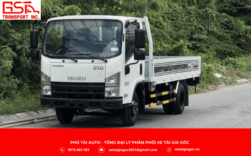 Xe tải 2,5 tấn có kích thước thùng phổ biến khoảng 4,3m x 1,8m x 2,0m (dài x rộng x cao), tổng thể xe vào khoảng 4,3m x 1,9m x 2,0m, đáp ứng tốt nhu cầu vận chuyển đa dạng hàng hóa và đồ dùng.