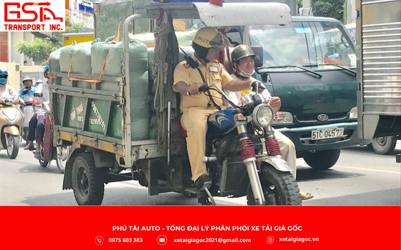 Xe ba gác, đặc biệt là xe ba bánh tự chế, khi lưu thông vào đường cấm, khu vực cấm hoặc không đúng khung giờ quy định sẽ bị xử phạt nghiêm theo pháp luật giao thông.