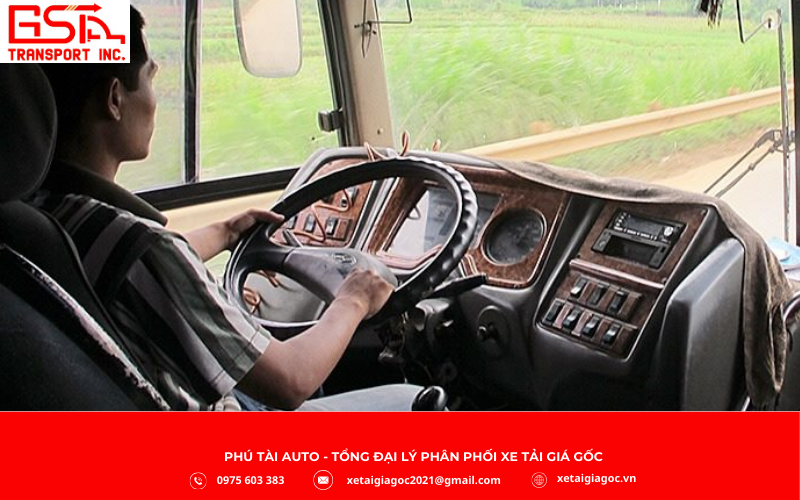 Quy định đối với người điều khiển phương tiện