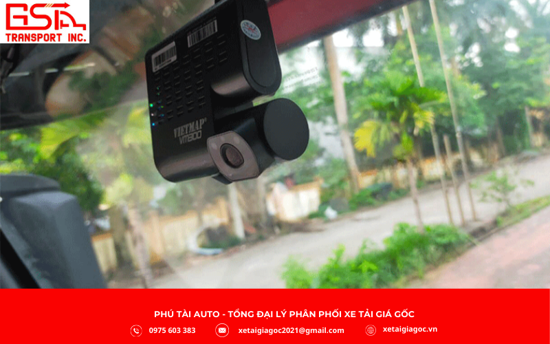 Sử dụng hệ thống cảm biến và camera
