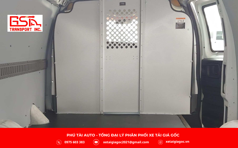 Vách nhôm định hình là lựa chọn linh hoạt, phù hợp cho xe tải Van cần vách ngăn nhẹ, bền và dễ tùy biến theo nhu cầu sử dụng.
