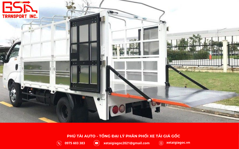 Để việc bốc dỡ hàng hóa thuận tiện hơn, nhiều chủ xe lựa chọn lắp bửng nâng phía sau thùng.