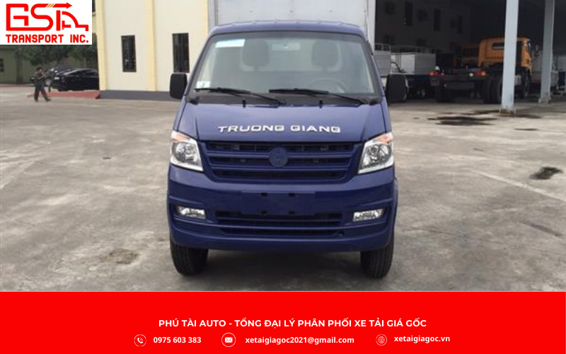 Về ngoại thất, xe tải Trường Giang có thiết kế chắc chắn, thực dụng, phù hợp điều kiện vận tải tại Việt Nam