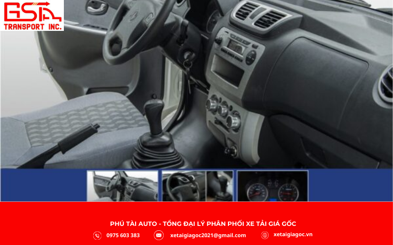 Cabin đủ 3 chỗ, thoáng, tầm nhìn tốt, vô lăng trợ lực và bảng đồng hồ dễ quan sát.