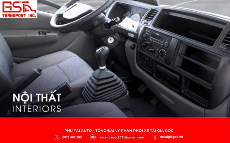 Nội thất xe tải Nissan được thiết kế thực dụng, gọn gàng, ưu tiên sự thoải mái cho tài xế khi chạy đường dài.