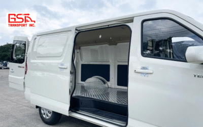 Thùng xe Tera V8 5 chỗ rộng rãi, tải trọng 800kg, thuận tiện bốc dỡ hàng hóa.