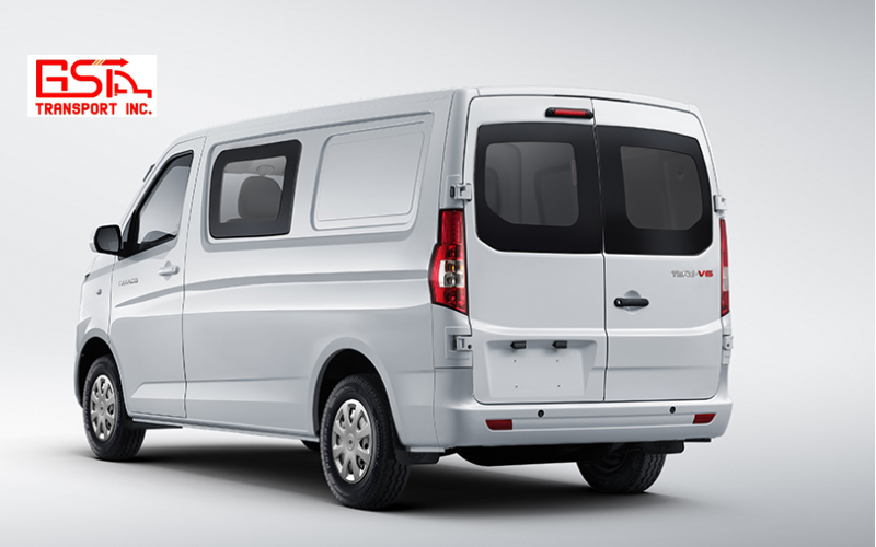 Ngoại hình Van Tera V6 2 chỗ gọn gàng, hiện đại và linh hoạt khi chạy phố.