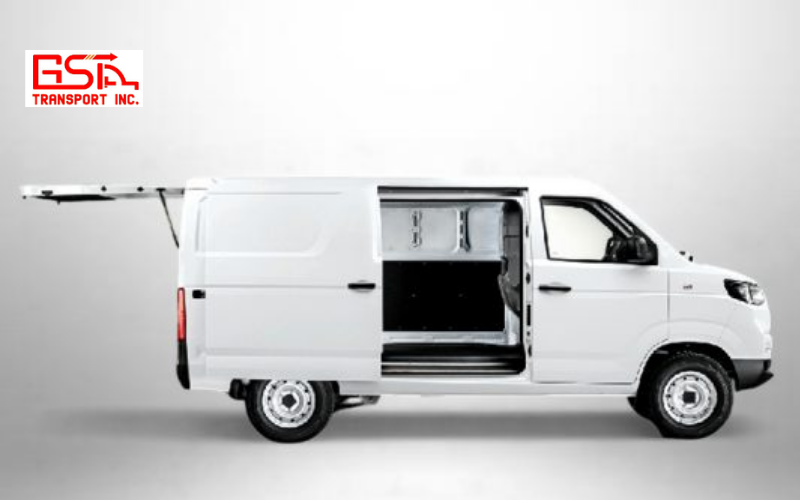 Xe tải van Karry E5 được trang bị hệ thống an toàn cần thiết