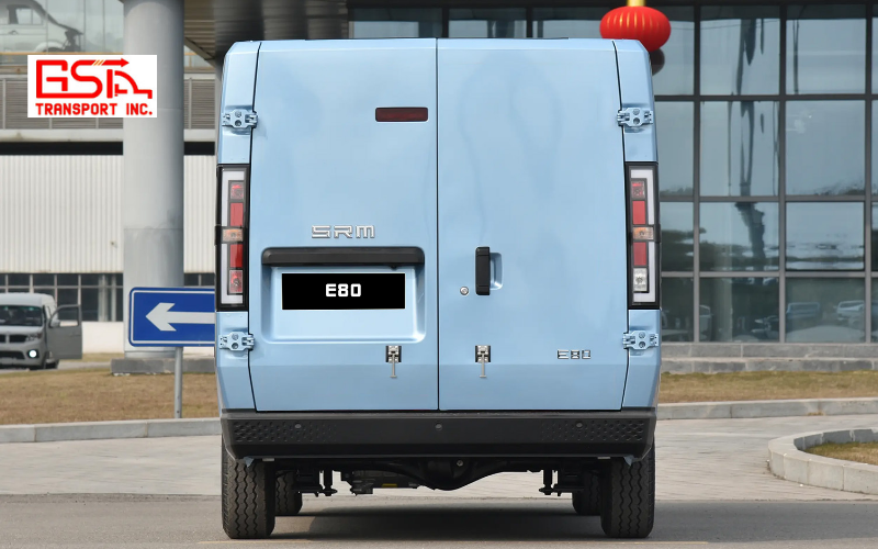 Xe tải điện SRM E80 sở hữu mô-men xoắn 220 N.m và phản hồi nhanh