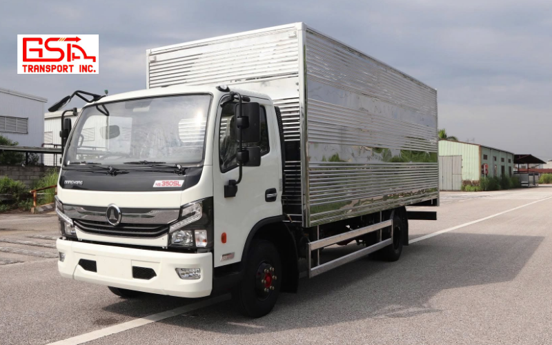 Xe tải Đồng Vàng NS700 thùng kín phù hợp cho nhiều nhu cầu vận chuyển hàng hóa.