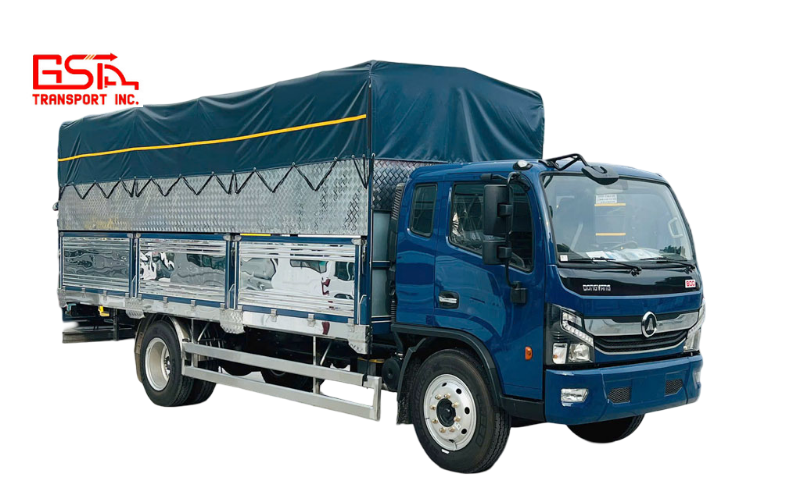 Xe tải Đồng Vàng 800 thùng mui bạt với thùng hàng dài hơn 6m.